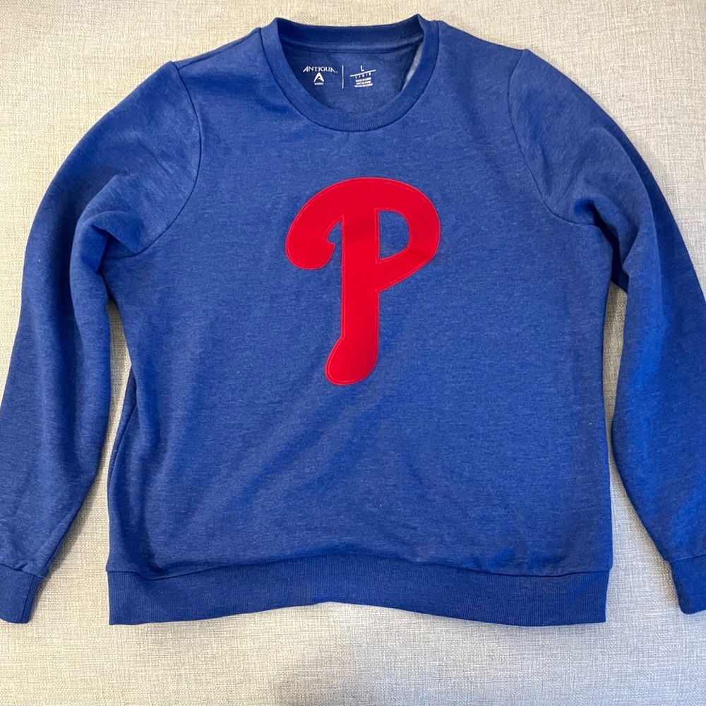 Large Women’s Phillies Crew Neck Sweatshirt